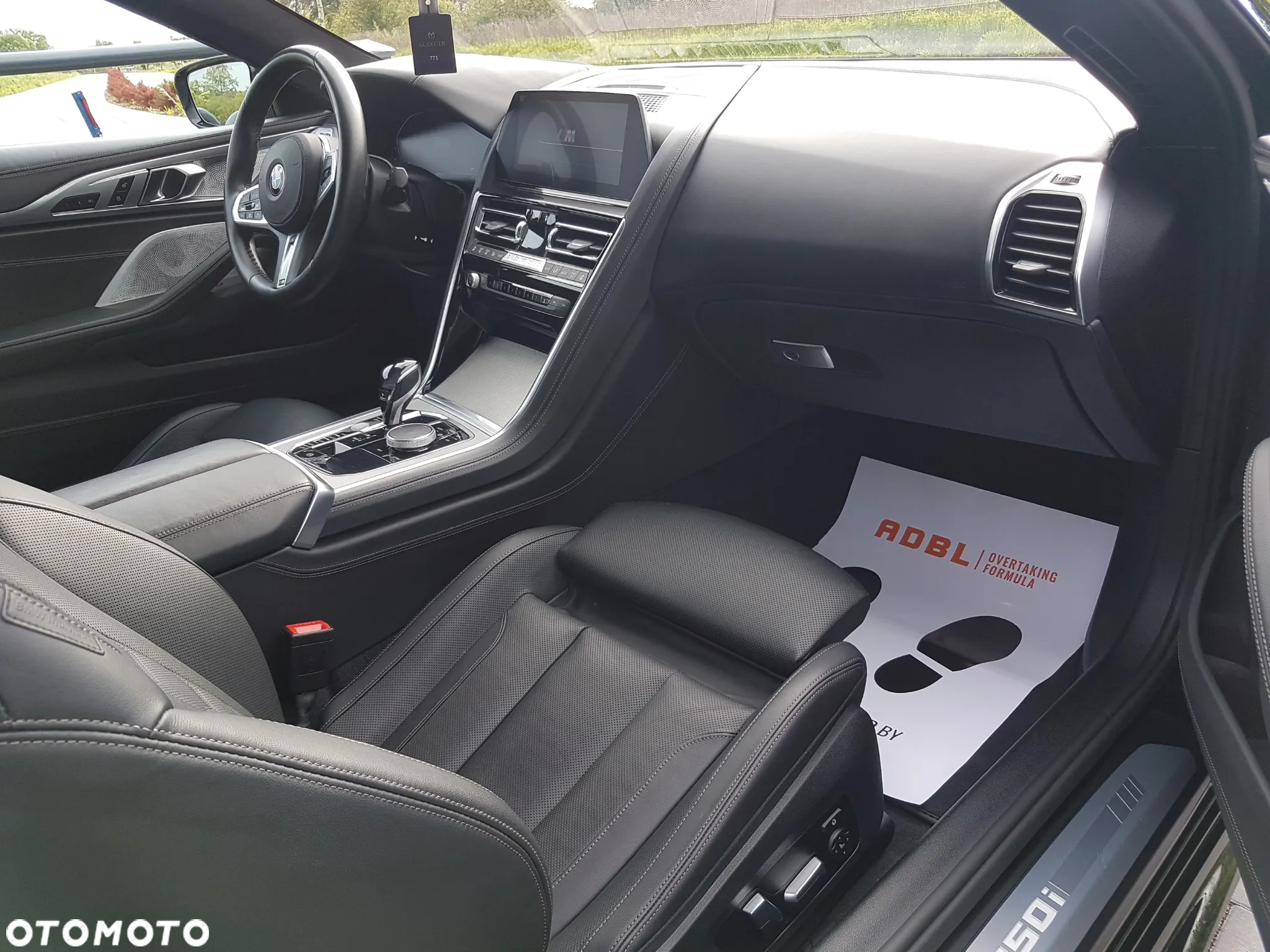BMW Seria 8 M850i xDrive - 16