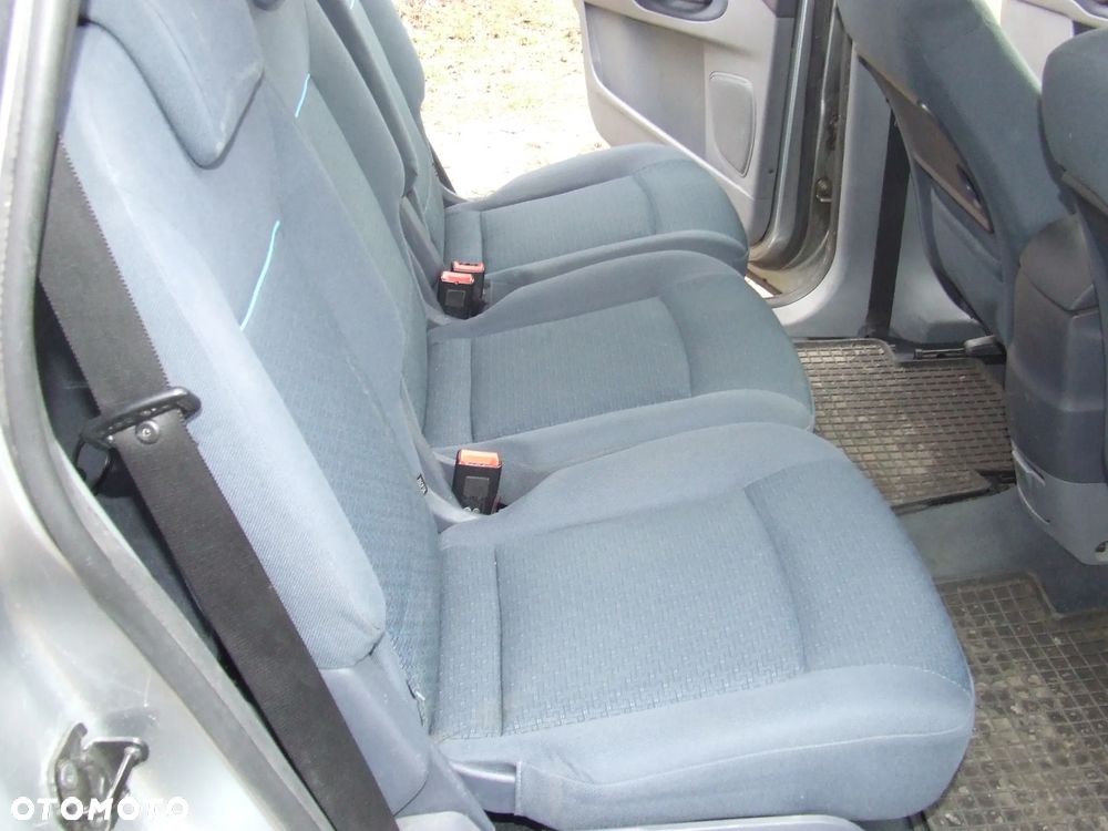 Ford S-Max 1.8 TDCi Ambiente - 11