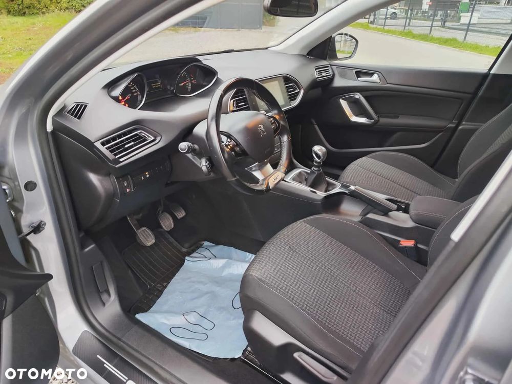 Peugeot 308 1.5 BlueHDi Allure Pack S&S - 20