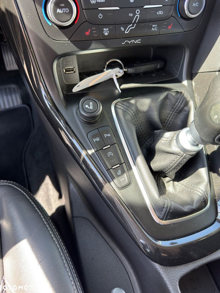Ford Focus 1.0 EcoBoost Titanium ASS - 24