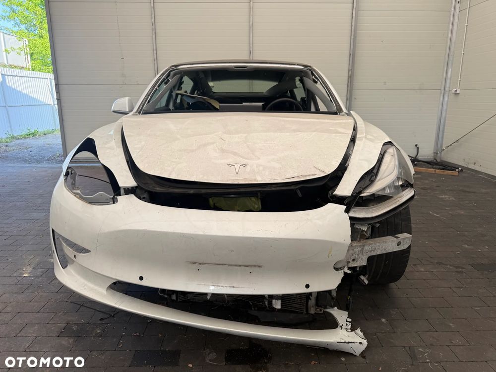 Tesla Model 3 Langstreckenbatterie Allradantrieb Dual Motor Performance - 6