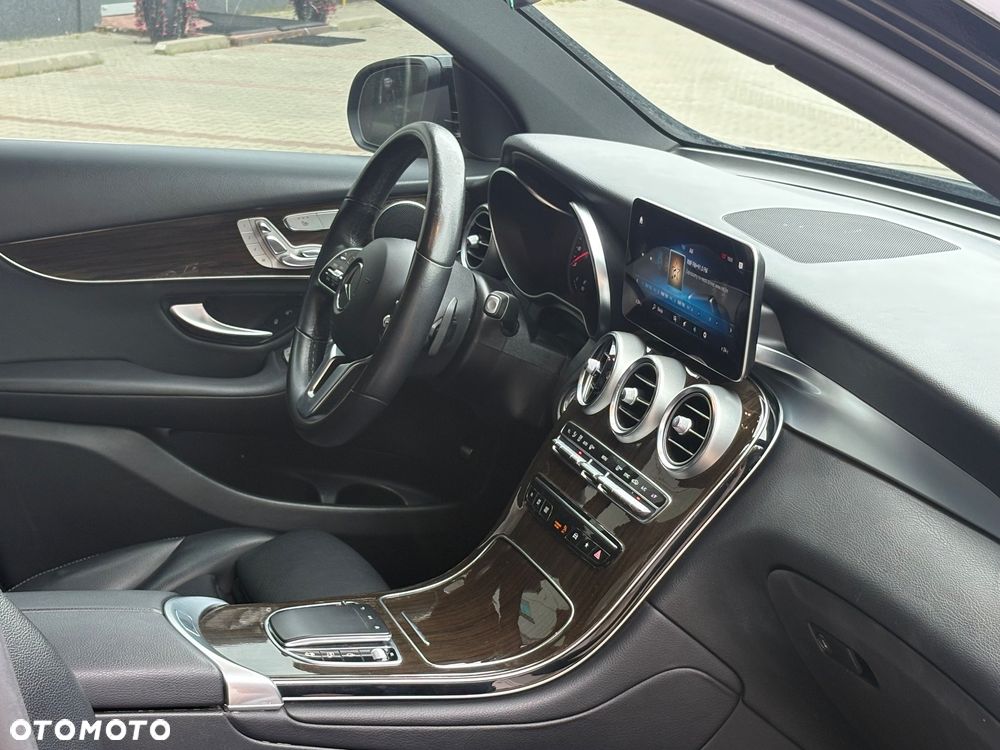 Mercedes-Benz GLC 300 4Matic 9G-TRONIC - 25