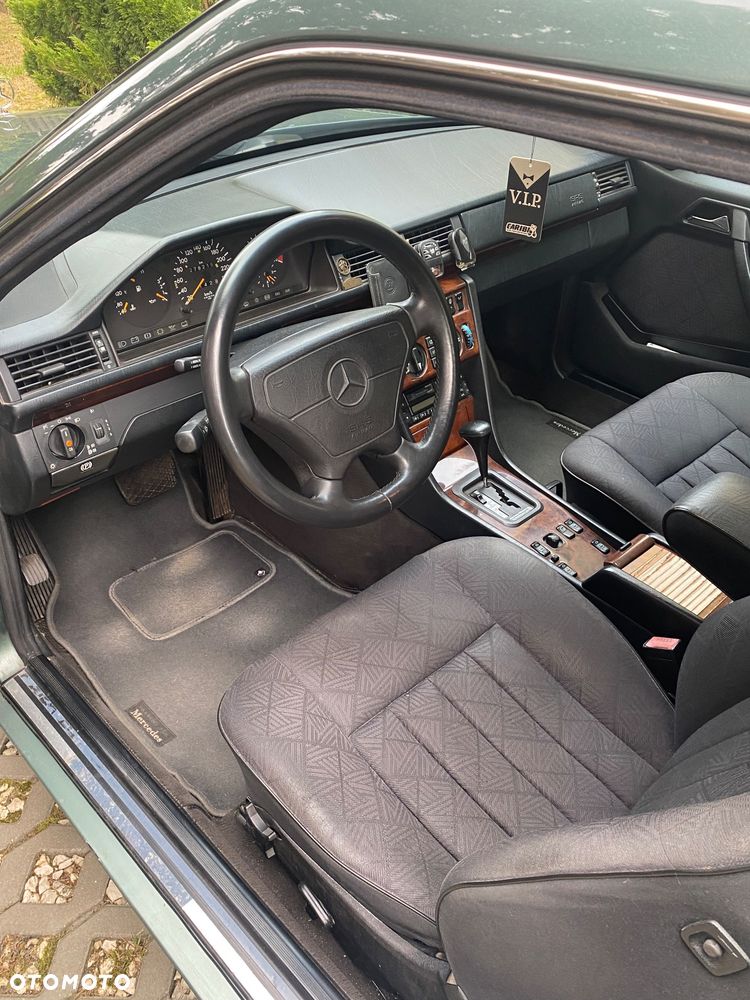 Mercedes-Benz Klasa E 320 - 6