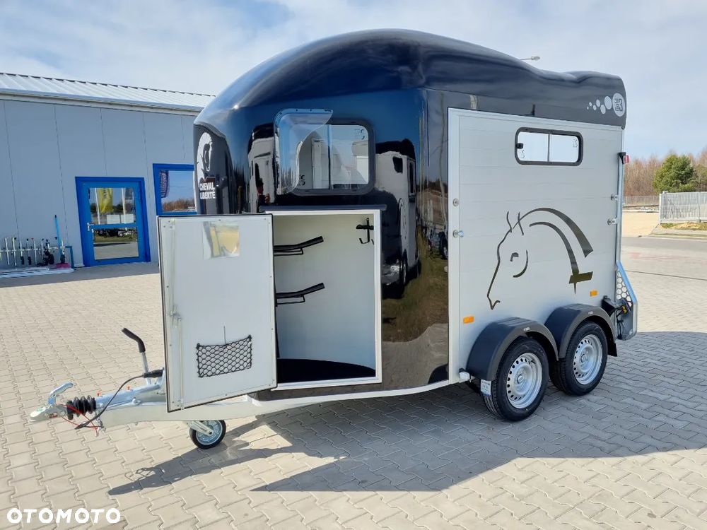 Cheval Liberte Gold 3 - 17