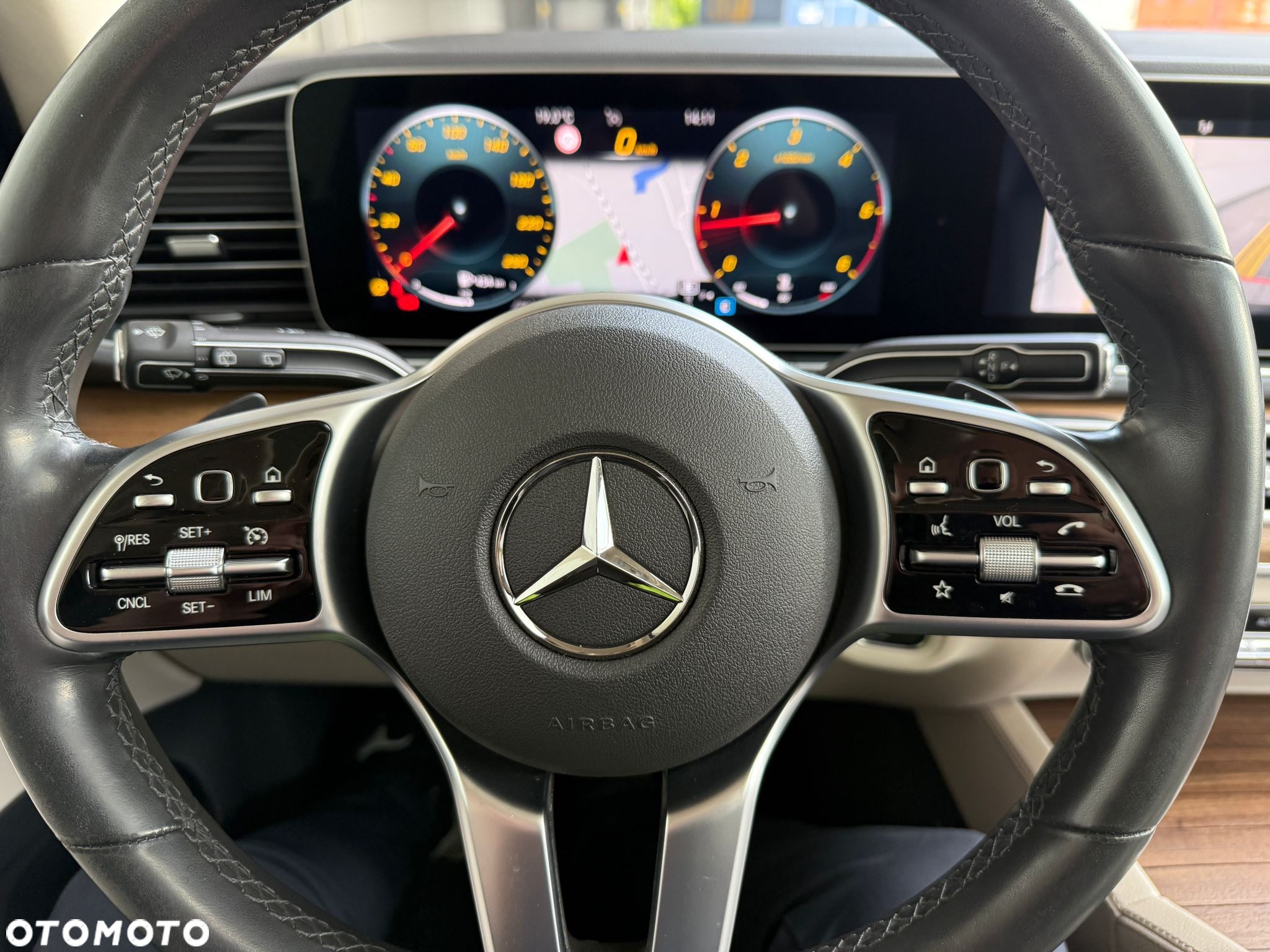 Mercedes-Benz GLE 300 d 4-Matic - 22