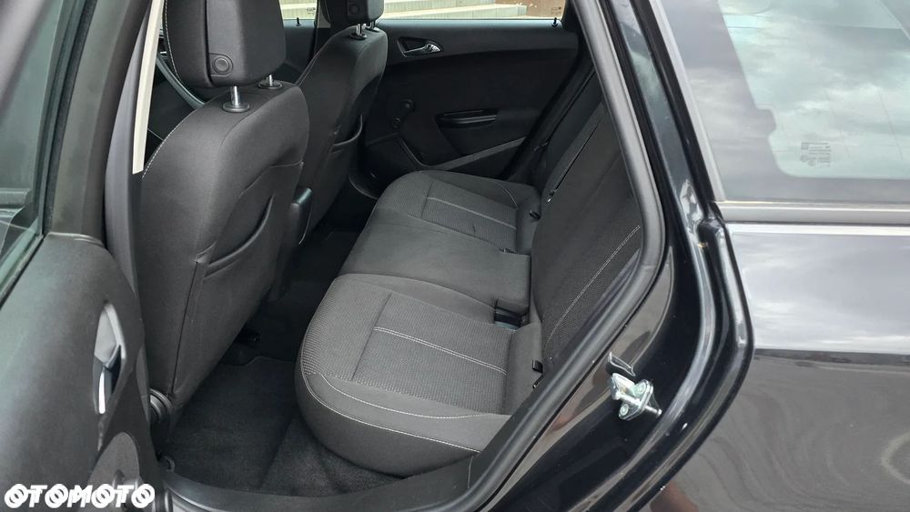 Opel Astra - 25