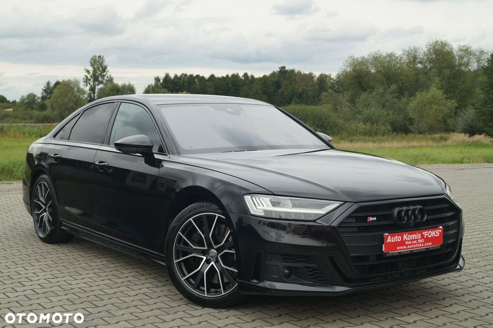 Audi S8 - 32