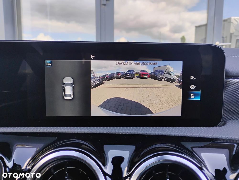 Mercedes-Benz CLA 180 Progressive 7G-DCT - 20