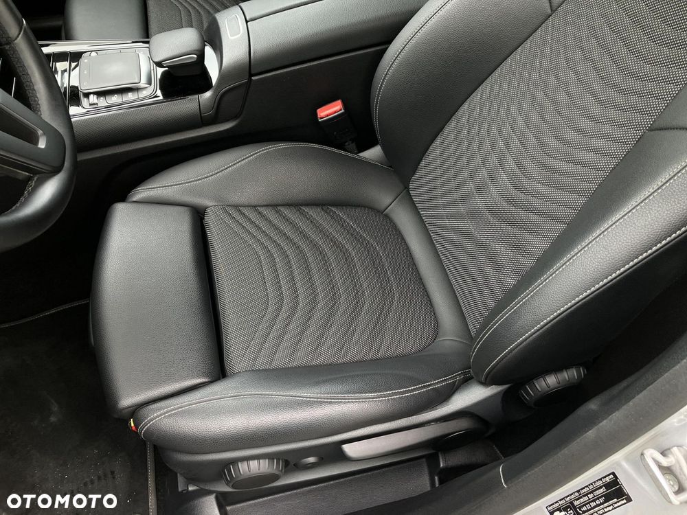 Mercedes-Benz GLA 200 - 12