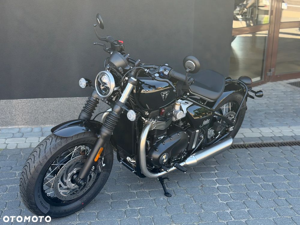 Triumph Bonneville Bobber - 11