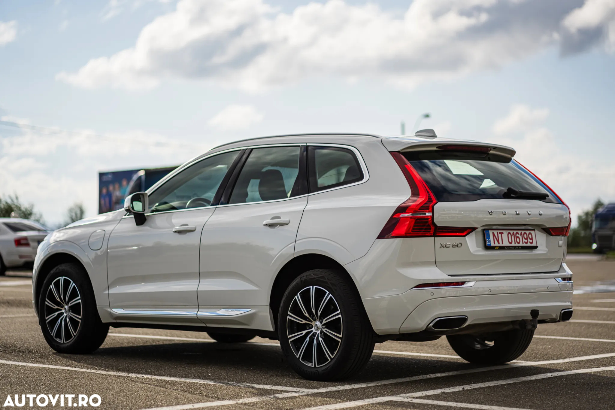 Volvo XC 60 T8 Twin Engine AWD Geartronic Inscription - 4