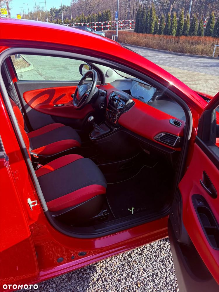 Lancia Ypsilon Y 0.9 TwinAir Turbo 8V Automatik Platinum - 11