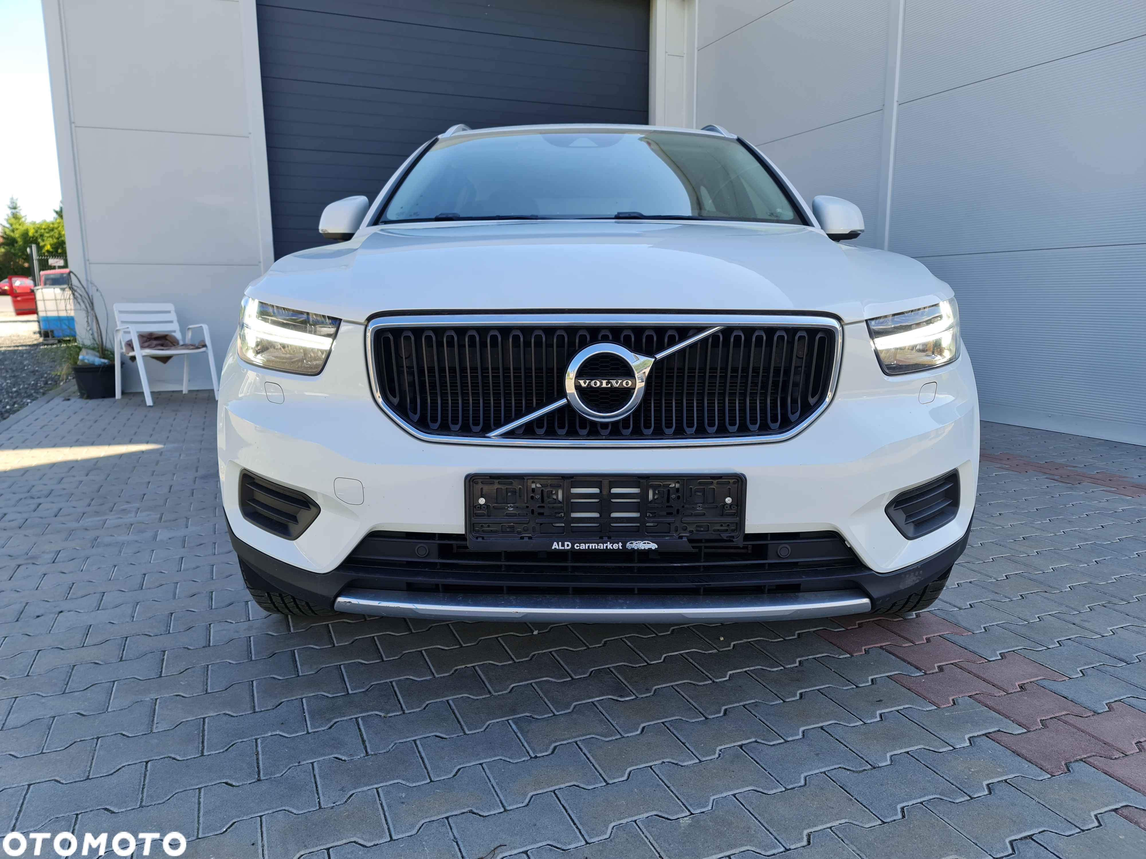 Volvo XC 40 D3 AWD Geartronic Momentum Pro - 2