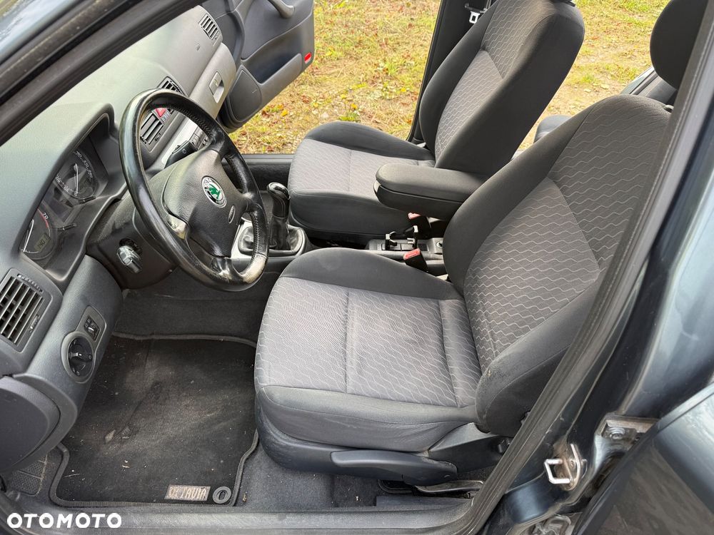 Skoda Octavia 2.0 Tour - 13