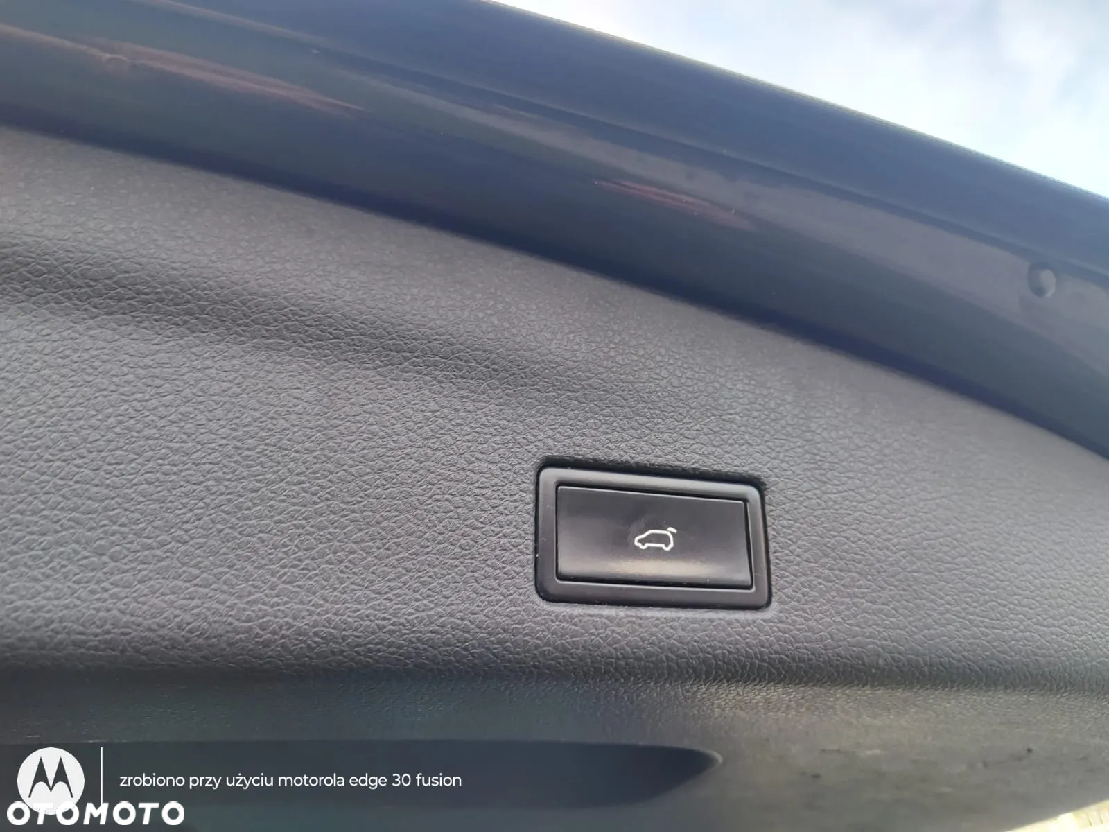 Volkswagen Sharan 2.0 TDI Comfortline DSG - 19