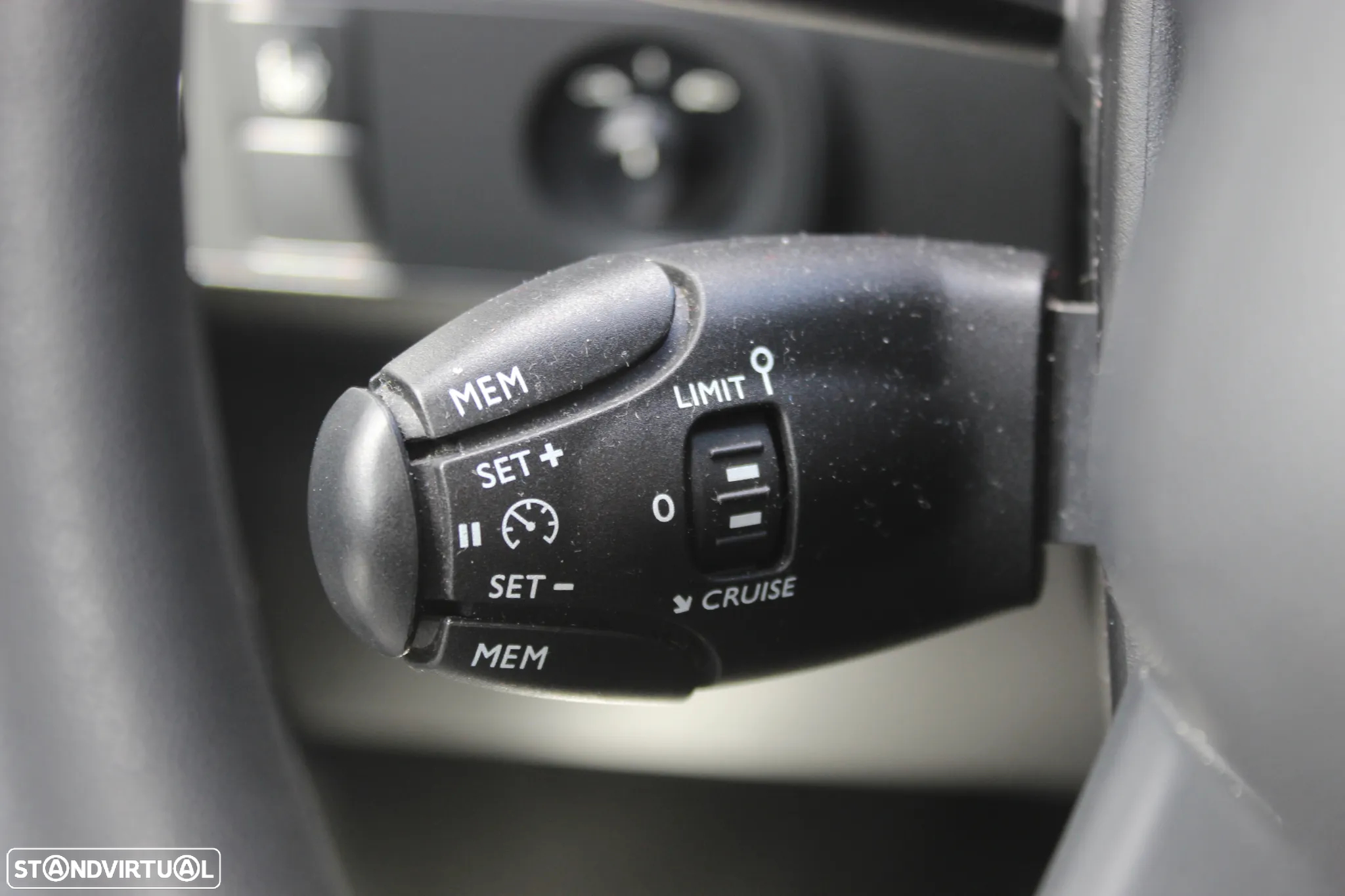 Citroën C3 1.6 BlueHDi Exclusive - 23