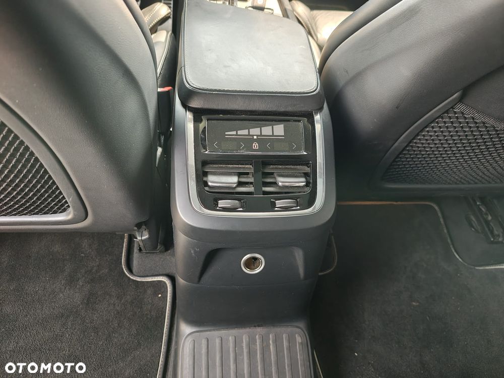 Volvo XC 90 T8 AWD Twin Engine Geartronic RDesign - 9