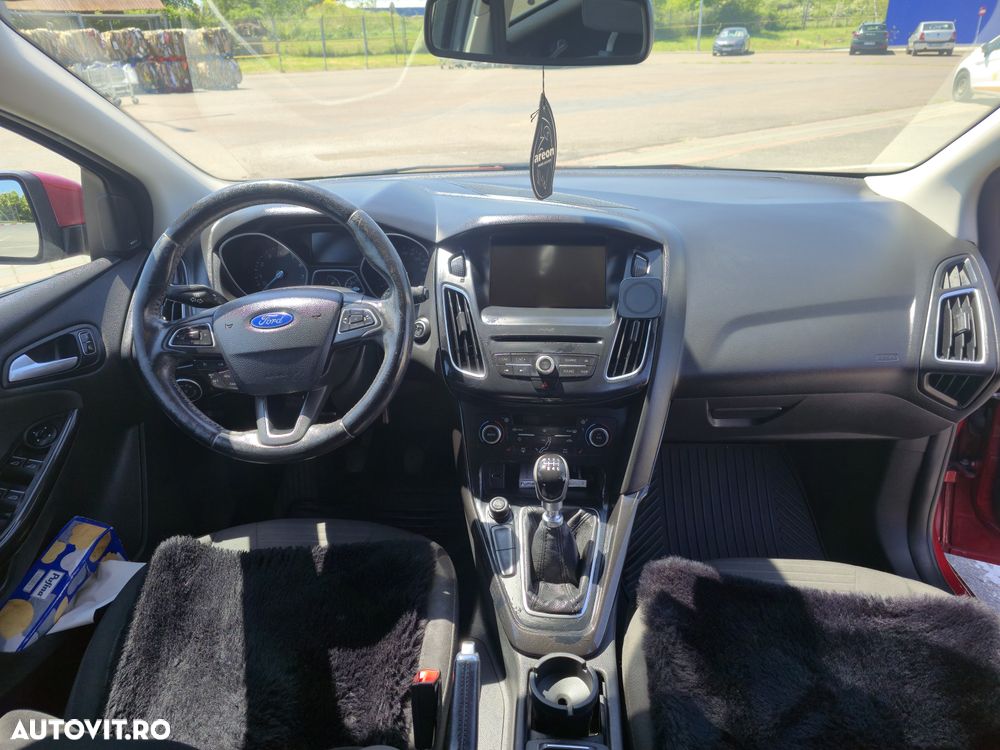 Ford Focus 1.5 EcoBoost Titanium - 9