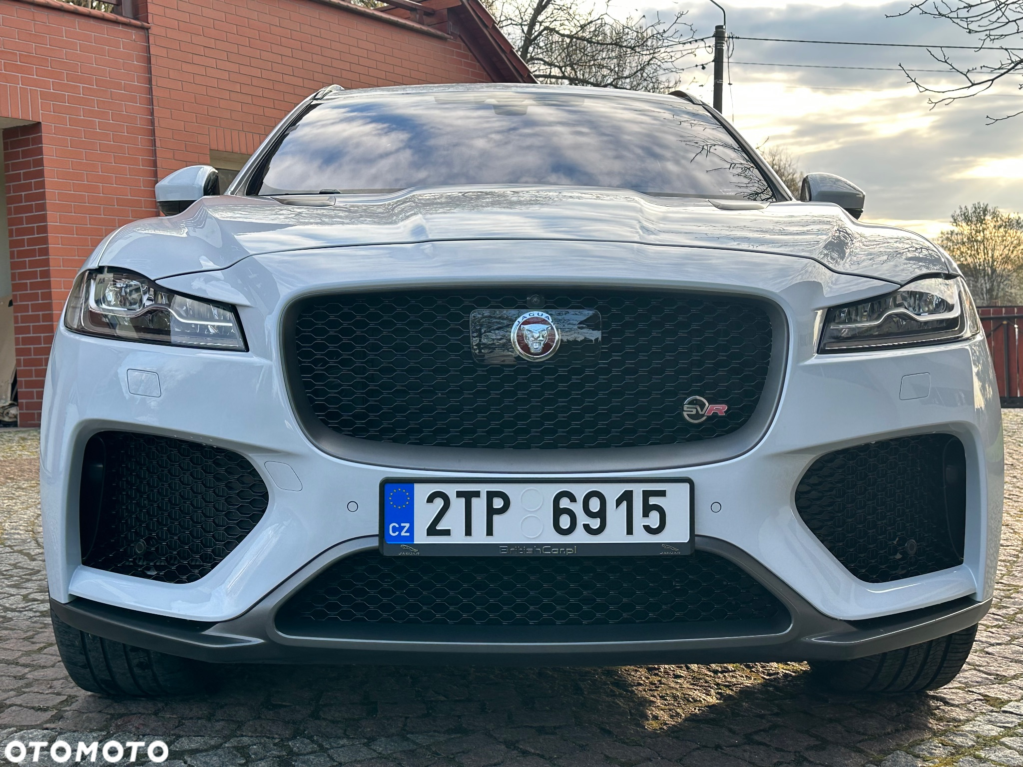 Jaguar F-Pace 5.0 V8 P550 AWD SVR - 28