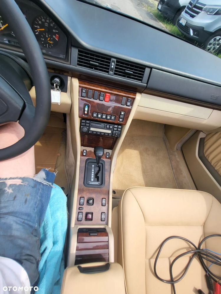 Mercedes-Benz W124 (1984-1993) - 29