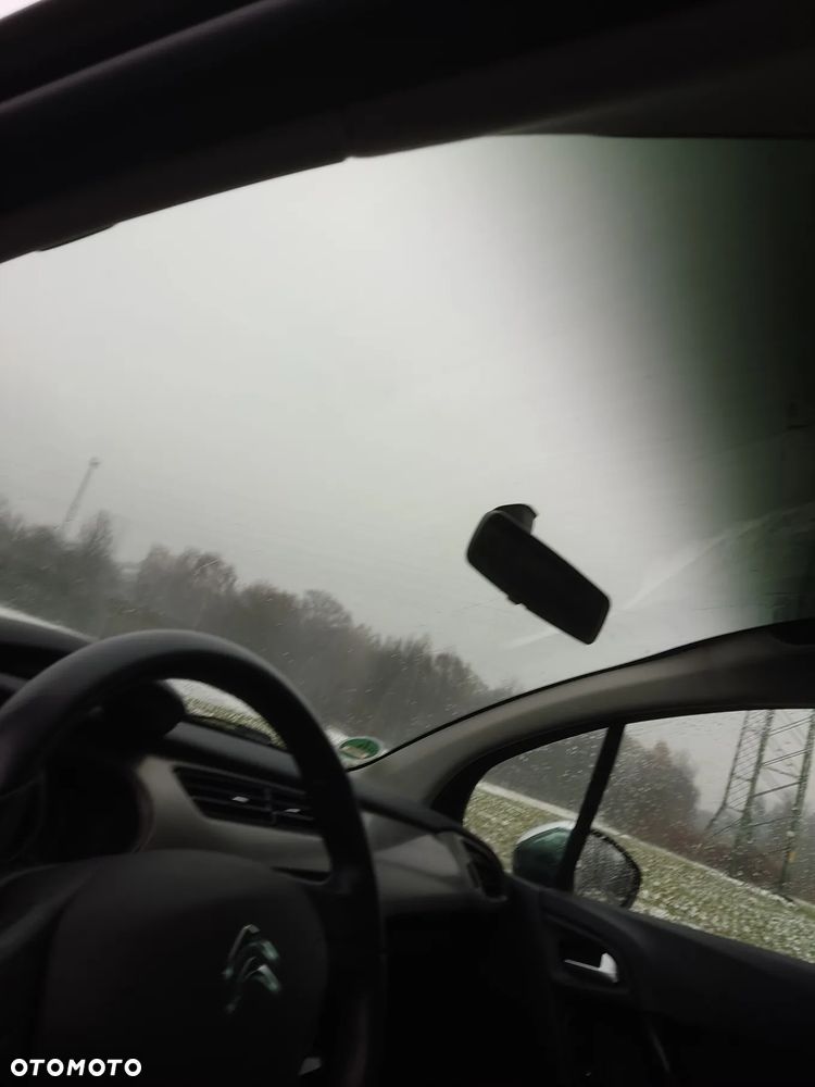 Citroën C3 Pure Tech (VTi) 82 Exclusive - 17