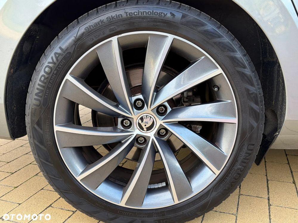 Skoda Superb 2.0 TDI L&K DSG - 23