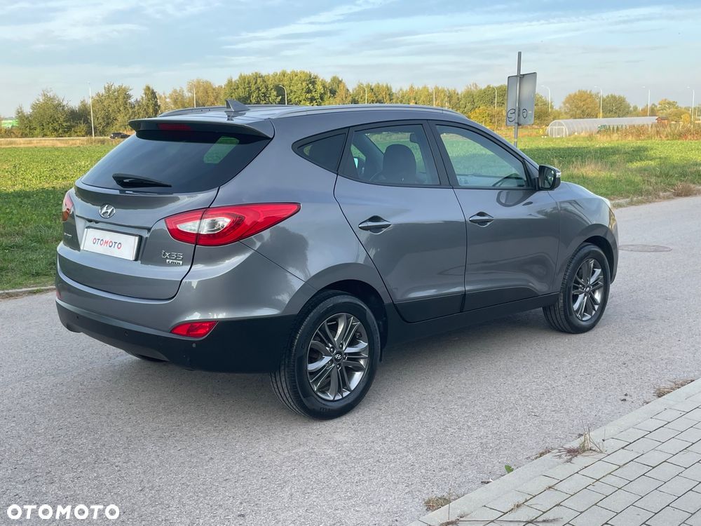 Hyundai ix35 1.7 CRDi 2WD blue Finale Gold - 32