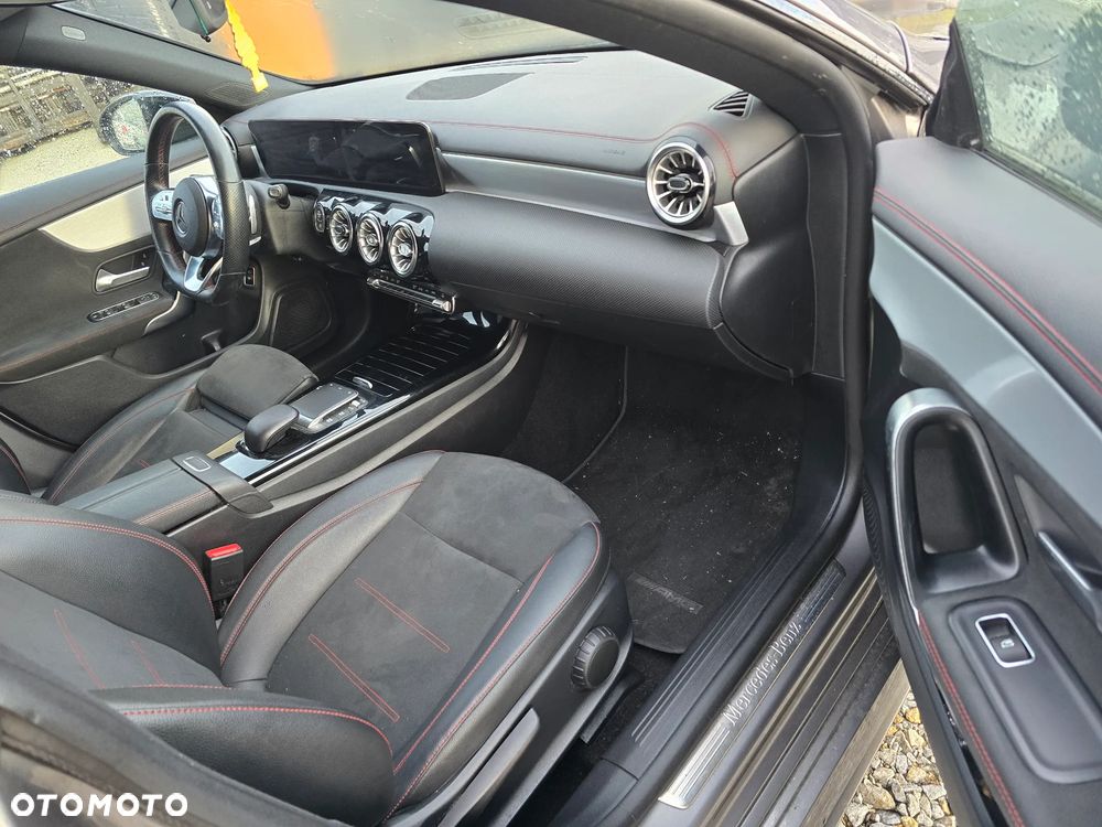Mercedes-Benz CLA 180 7G-DCT AMG Line - 9