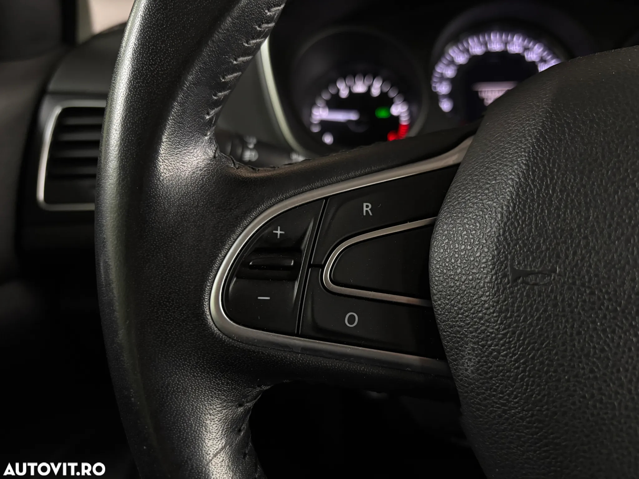 Renault Megane ENERGY dCi Zen - 26