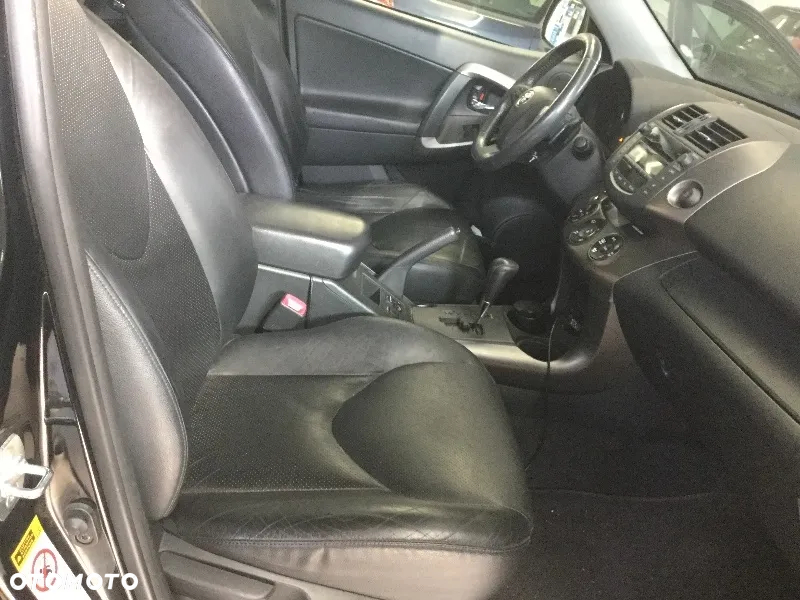 Toyota RAV4 - 13