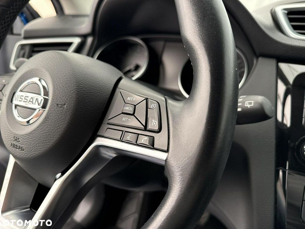 Nissan Qashqai - 25