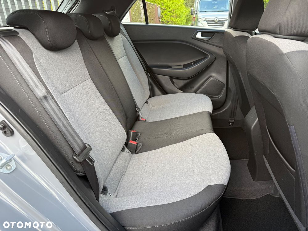 Hyundai i20 1.2 Trend - 12