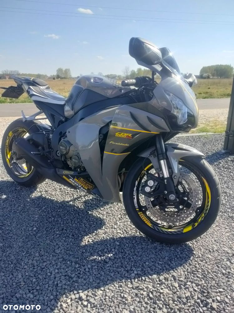 Honda CBR - 2