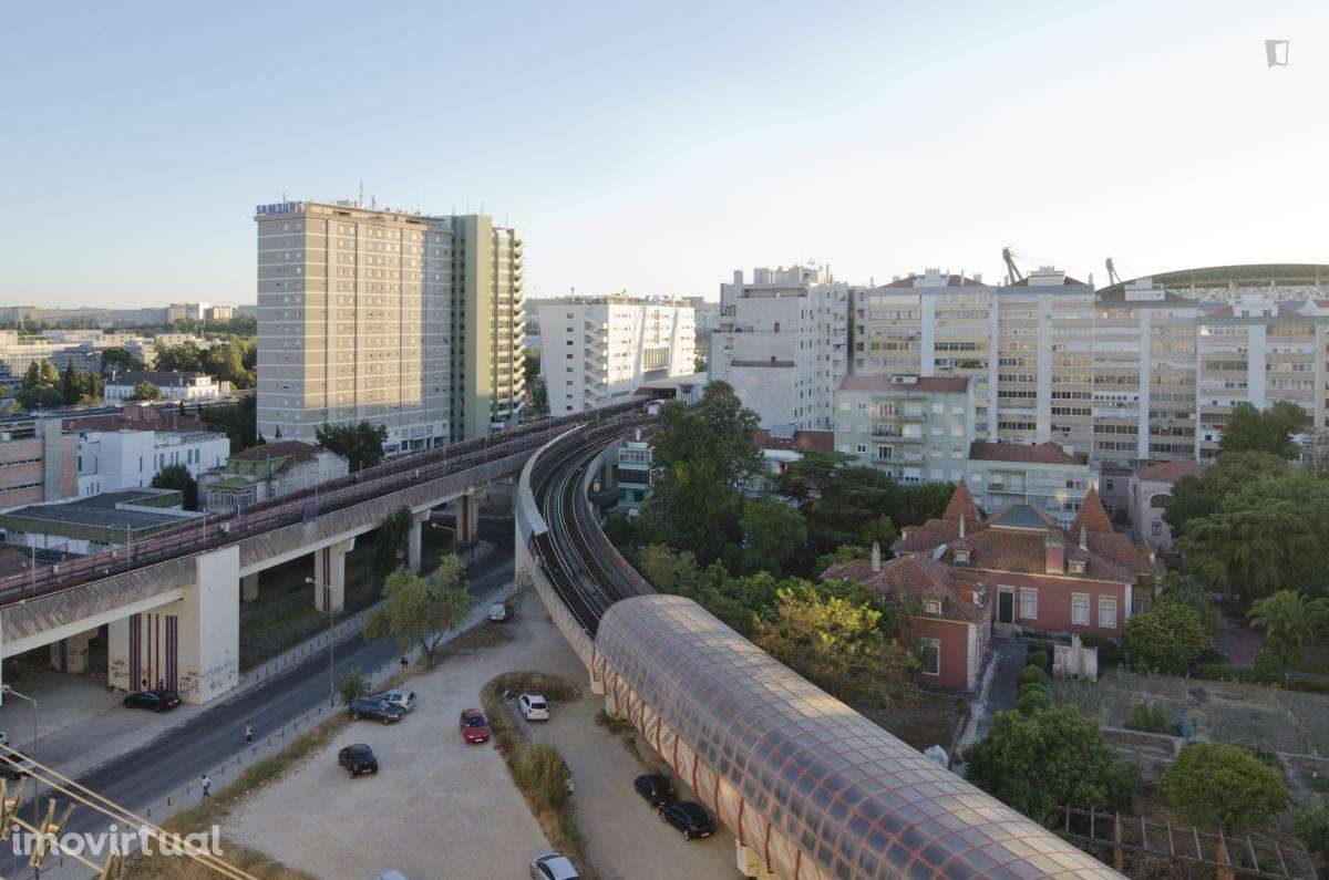 Quarto - localizado em Telheiras Lisbon - Grande imagem: 5/17