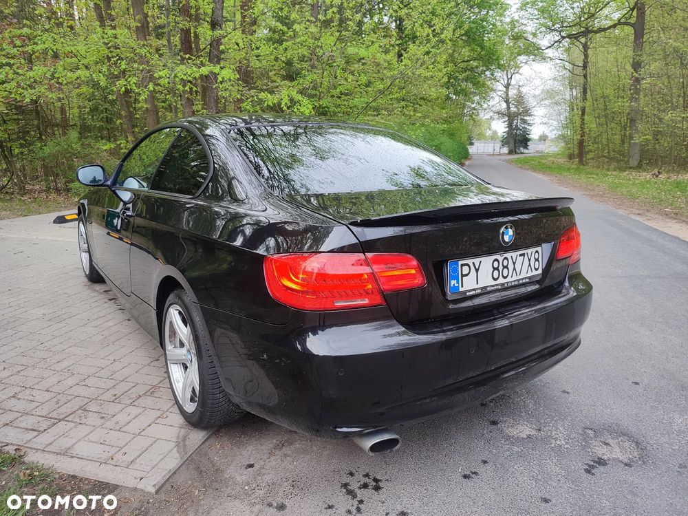 BMW Seria 3 320i Coupe - 4