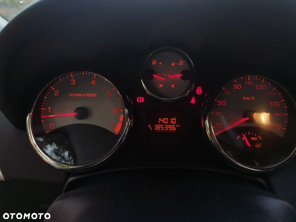 Peugeot 207 1.6 Turbo Sport - 6