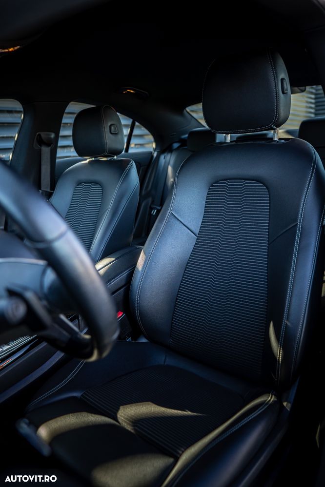 Mercedes-Benz CLA 220 4MATIC 7G-DCT - 9