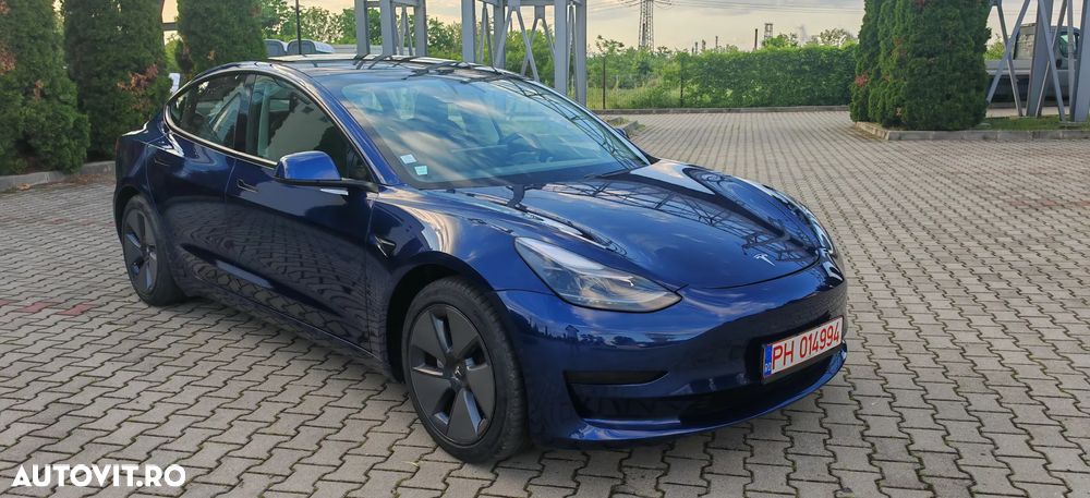 Tesla Model 3 - 1