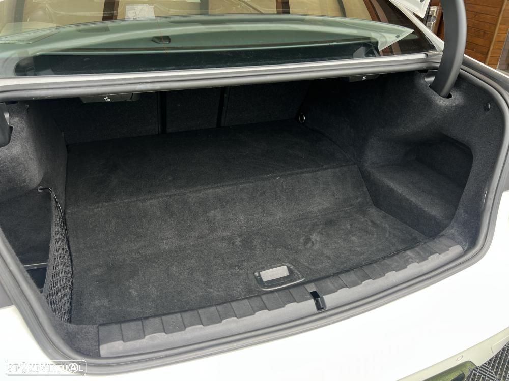 BMW 330 e Pack M Auto - 29