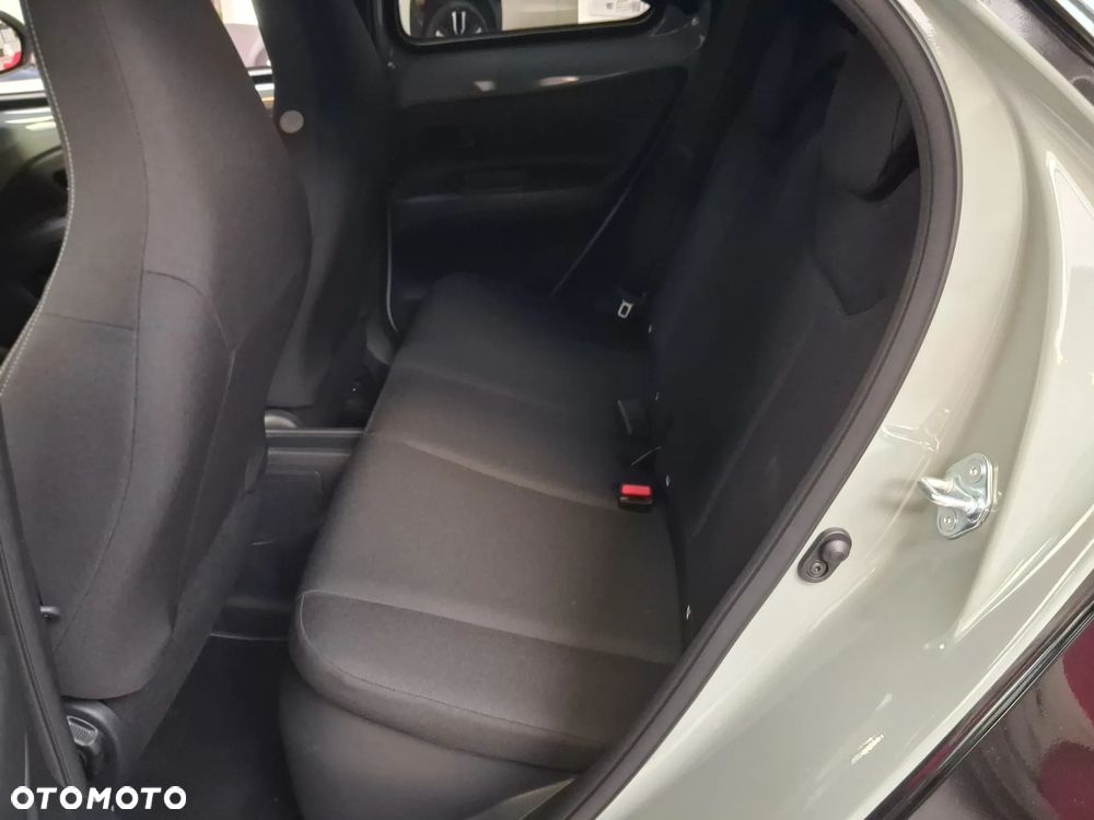 Toyota Aygo X Hybrid 1.5 Style e-CVT - 19