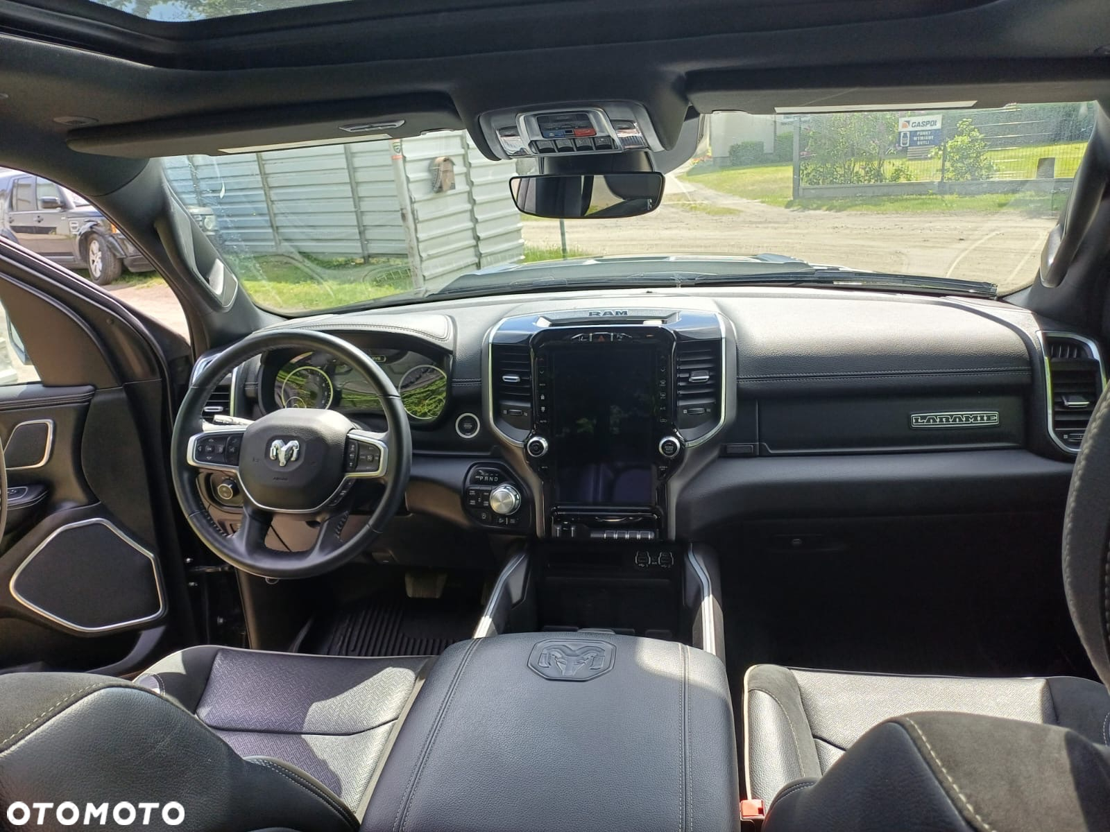RAM 1500 Crew Cab Laramie - 15