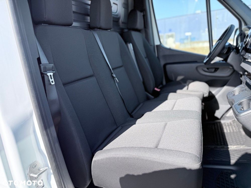Mercedes-Benz Sprinter Furgon 319 CDI L4H2 - 12