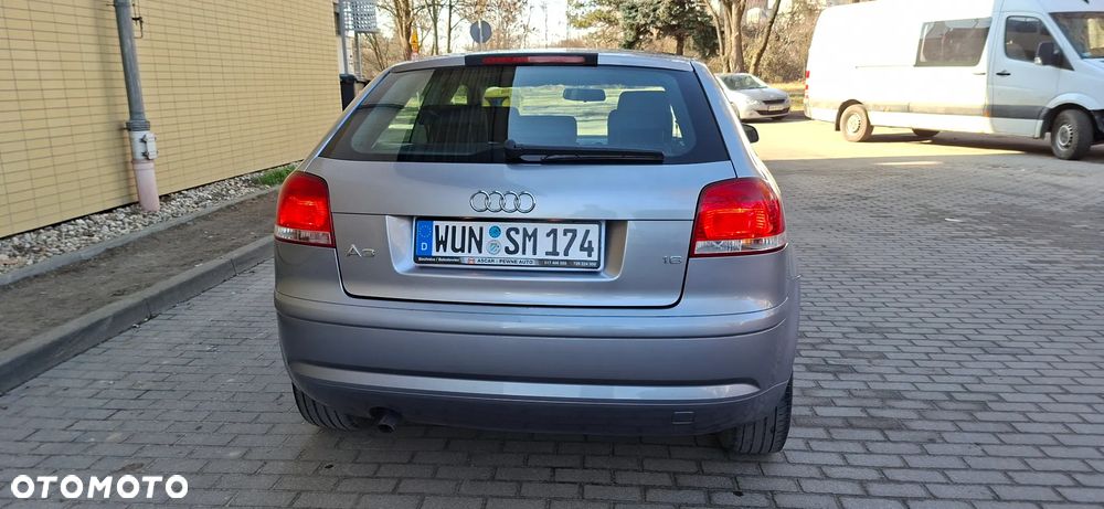 Audi A3 3-drzwiowe 1.6 Ambiente - 10