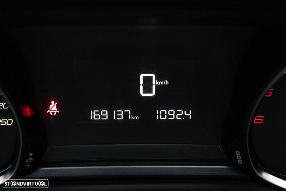 Peugeot 308 1.6 BlueHDi GT Line - 29