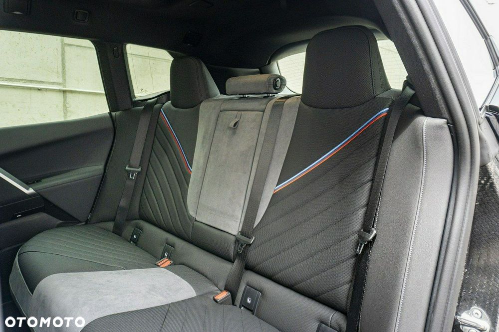 BMW iX - 24