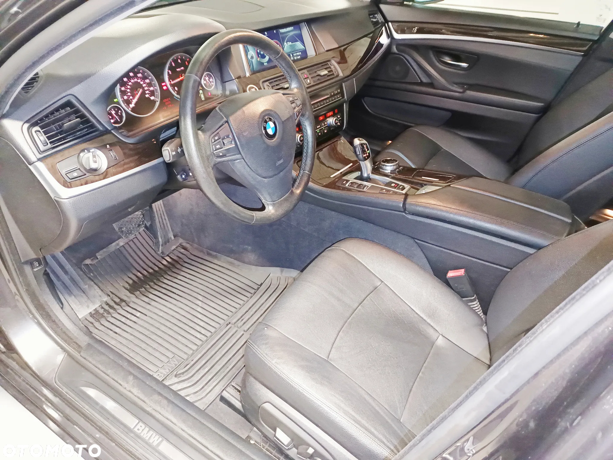 BMW Seria 5 528i xDrive - 6