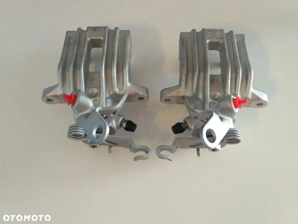 Zacisk tył Lewy Prawy Volkswagen Golf V Golf VI Golf Plus - 2