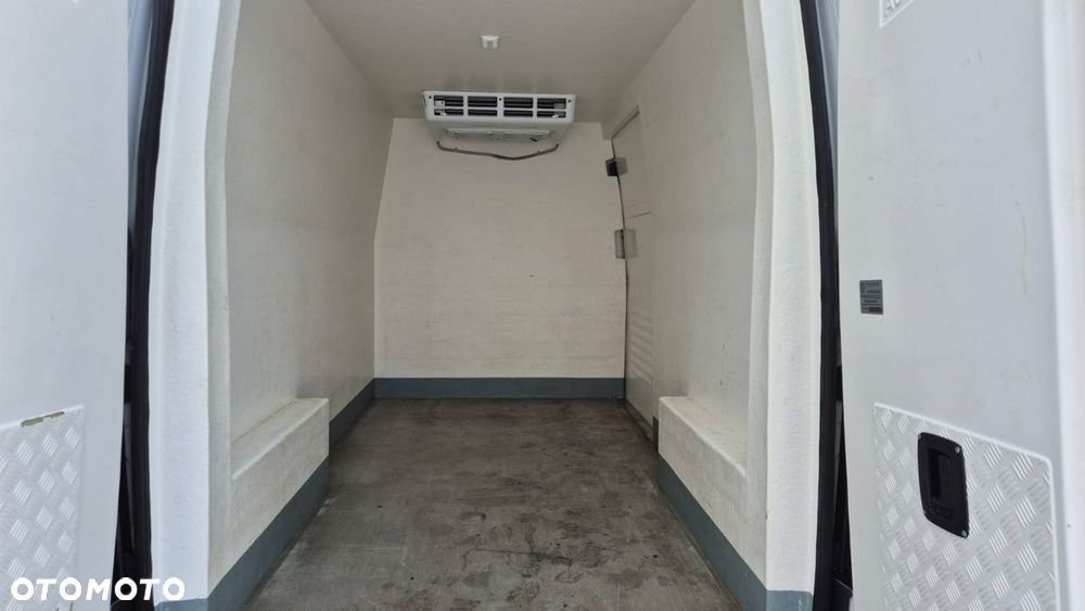Mercedes-Benz Sprinter - 6