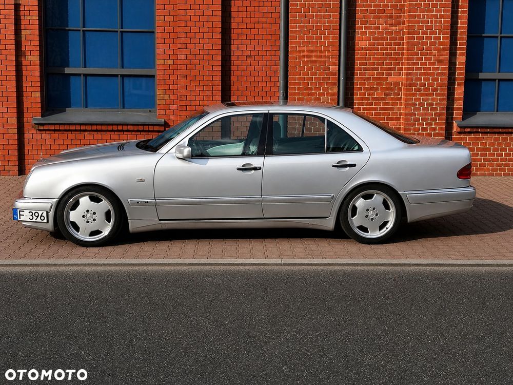 Mercedes-Benz Klasa E - 4