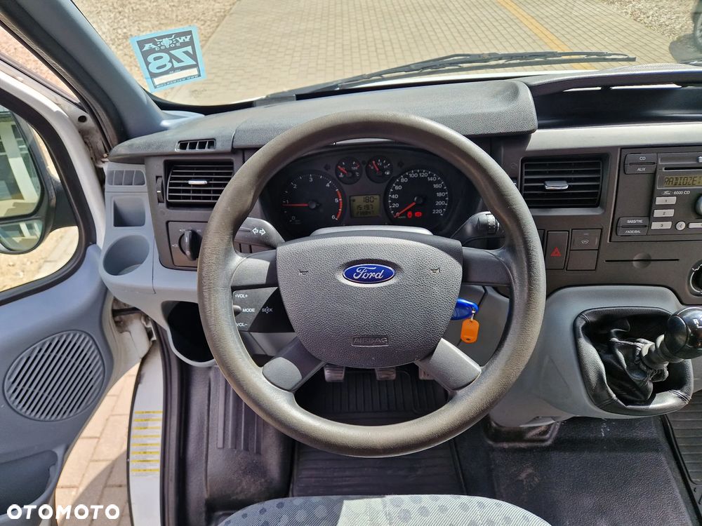 Ford TRANSIT - 13